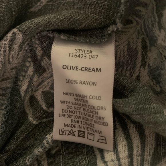 Lush Flutter Sleeve Top Olive Green XXL - Picture 9 of 15